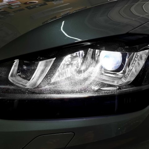 Paketti Volkswagen Golf 7:n suuntavilkut (BI-XENON-ajovalo) 2012–2016