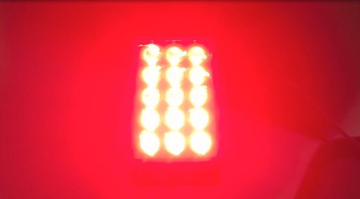 Mocne stroboskopowe światło STOP LED - Przyciemniany czarny prostokąt
