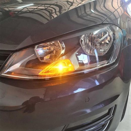 Front Indicator Kit Volkswagen Golf 7 (up to 11/2016) Front Indicator Kit Volkswagen Golf 7 (up to 11/2016)