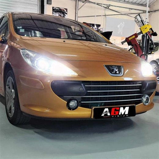 PACHET LED Lumini de drum Peugeot 307 din 2000 până în 2009 (cu bec H7) PACHET LED Lumini de drum Peugeot 307 din 2000 până în 2009 (cu bec H7)