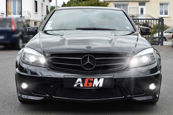 LED osvětlení na Mercedesu C63 AMG, fotografie 2 z 2