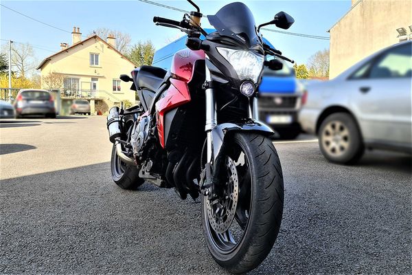 LED osvětlení na Honda CB1000R, fotografie 6 z 11