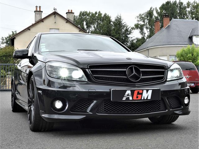 LED-belysning på Mercedes C63 AMG